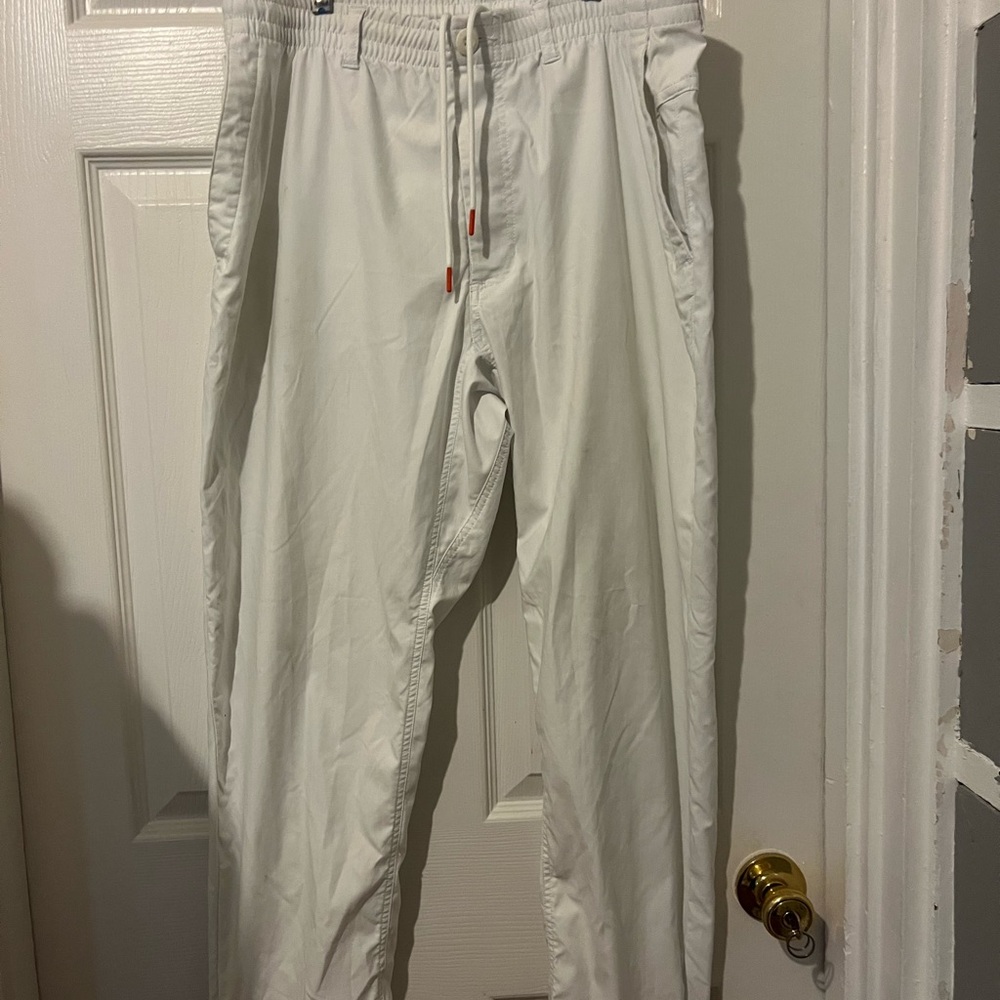 Nike Men's White Joggers with Drawstring
